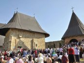 Mii de enoriaşi la Hramul Mănăstirii Hadâmbu