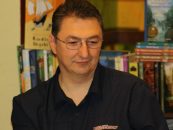 Tinerii jurnalişti desemnează „scriitorul lunii“