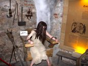 Tortură în stil medieval la Palatul Culturii