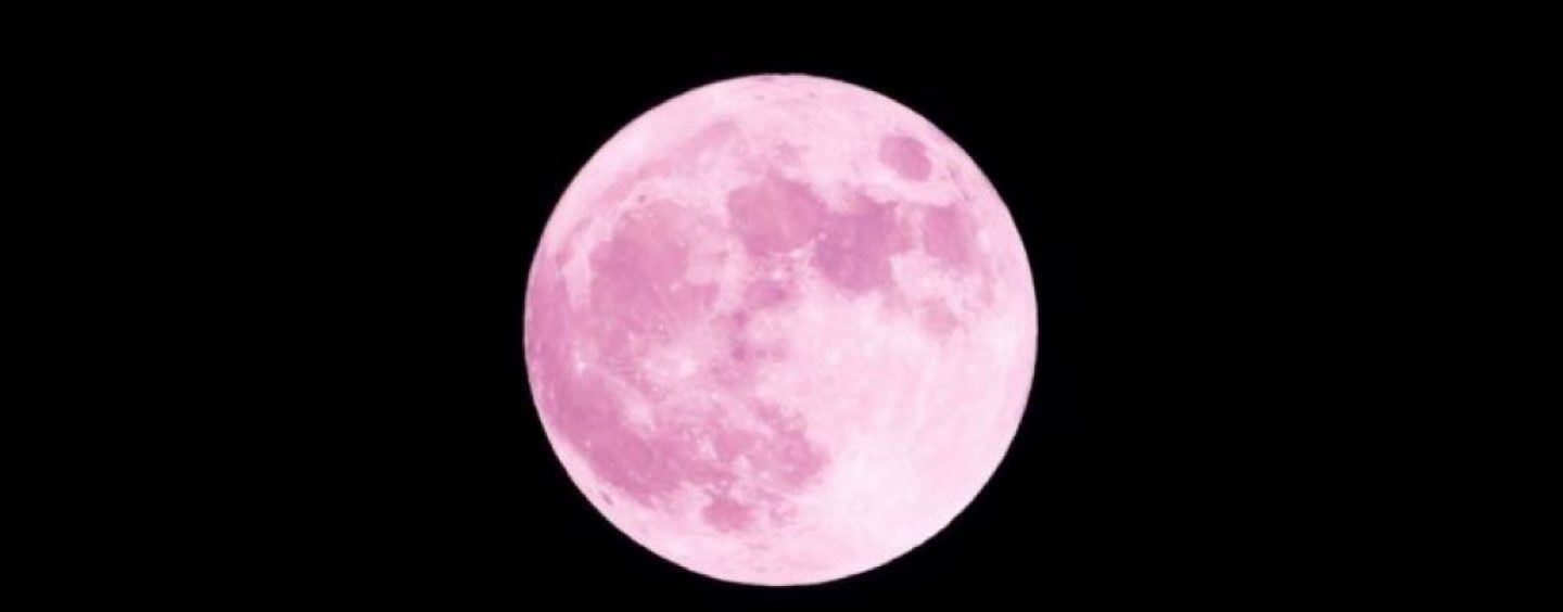 Super luna roz, un fenomen astronomic spectaculos