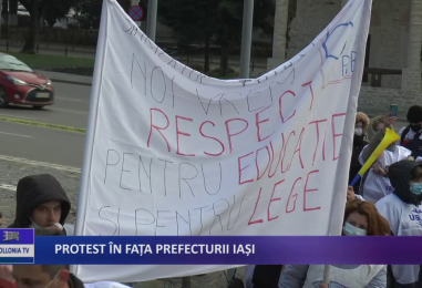 Protest în fața prefecturii Iași